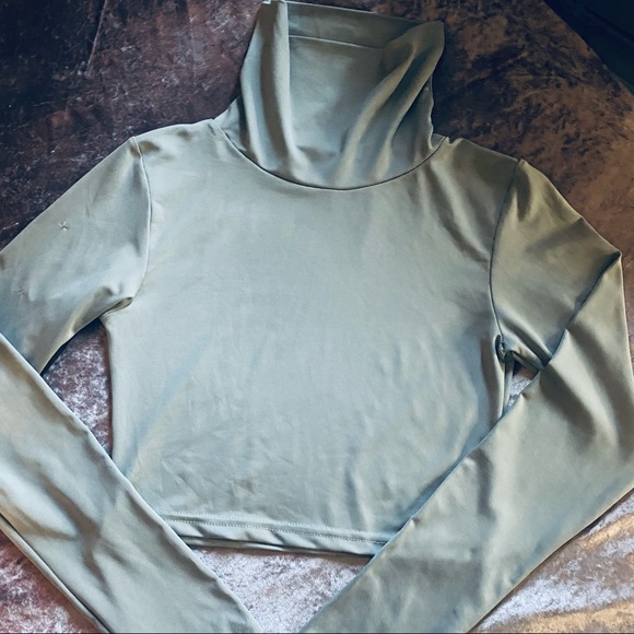 Basics Grey Long Sleeve Cropped Turtle Neck - Picture 6 of 10